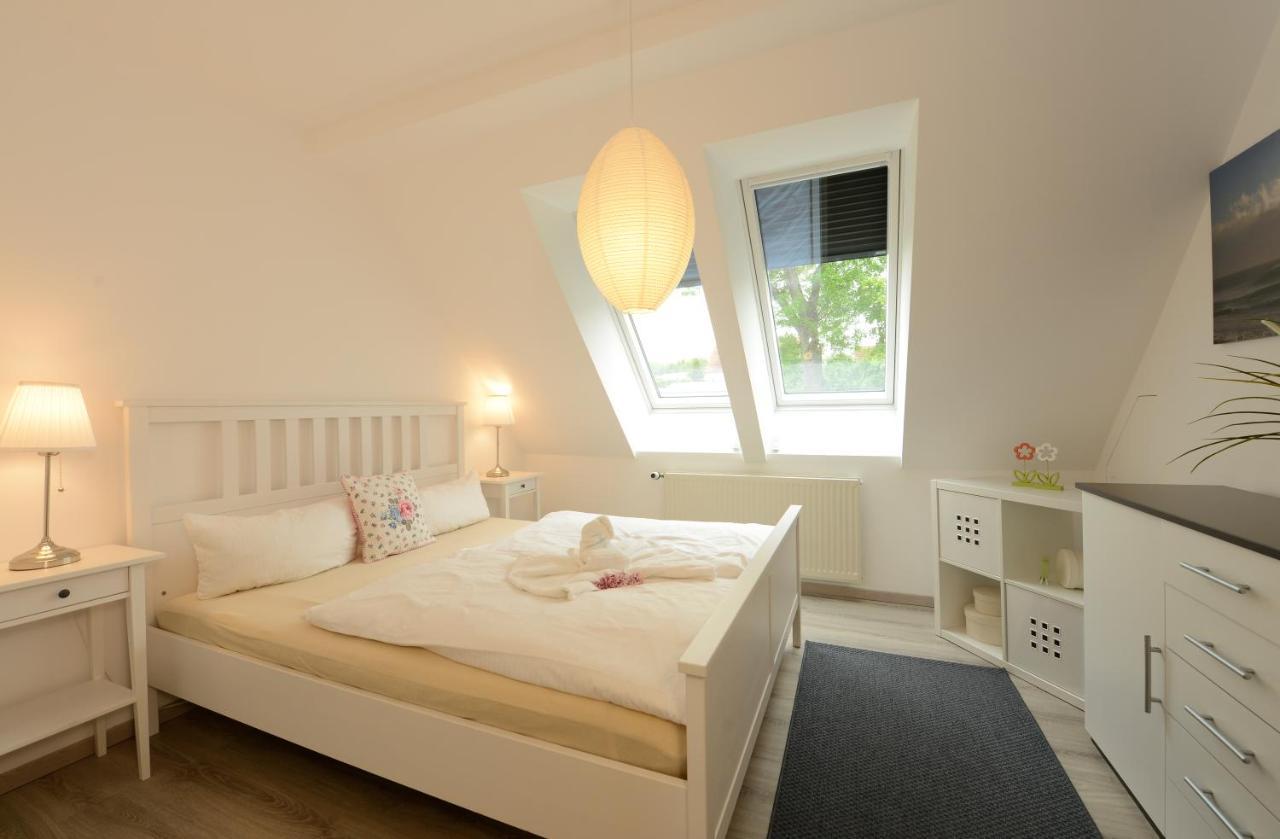 Ferienwohnung Seestern Fuer 6 Personen Mit Kamin & Terrasse ボルテンハーゲン エクステリア 写真